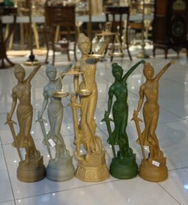 عدالت بزرگ کد132 ارتفاع 71 cm ,عرض 17 cm