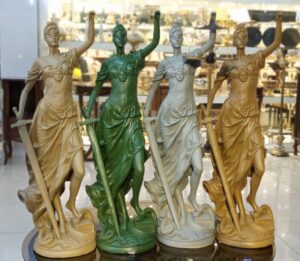 عدالت متوسط ارتفاع 70 cm عرض 32 cm